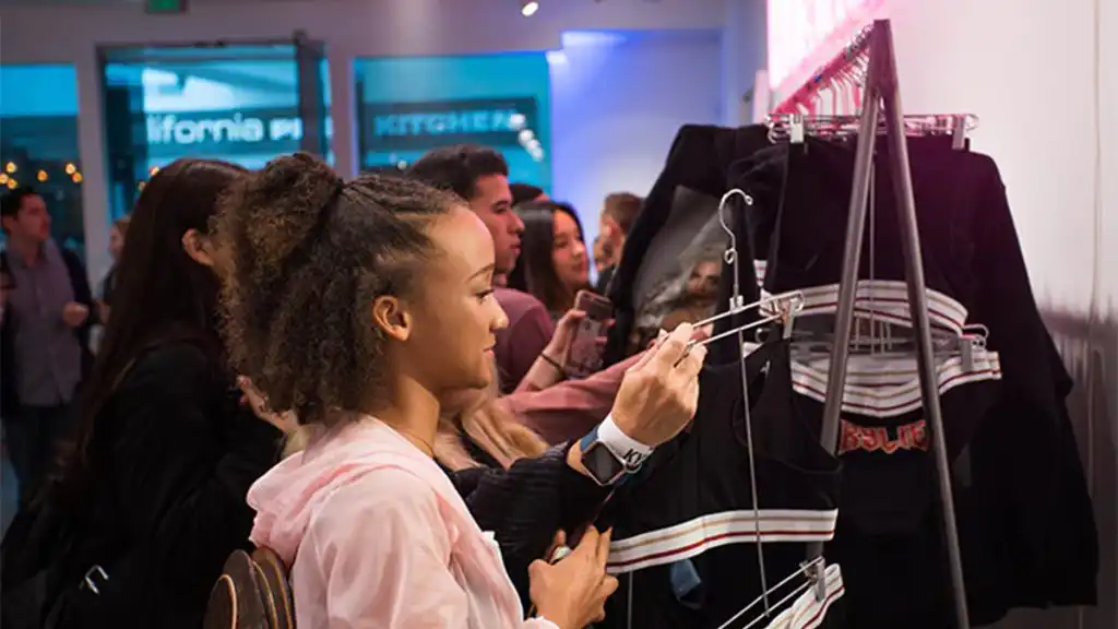kylie jenner pop up shoppers, Laboratoire cosmétique Maroc