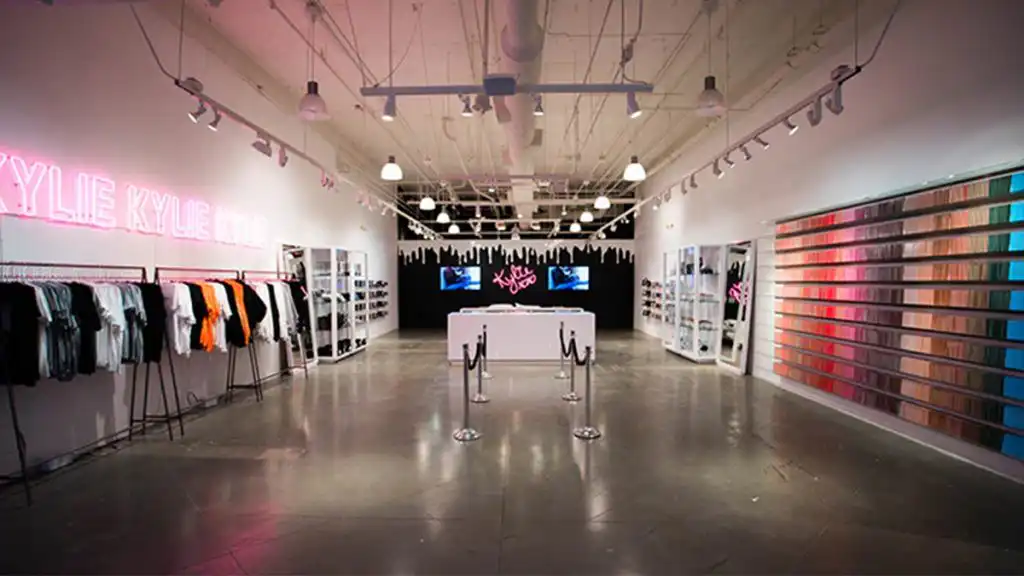 kylie jenner popup 5, Laboratoire cosmétique Maroc